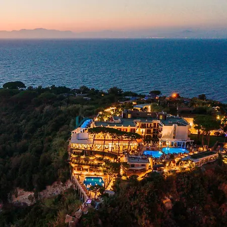 San Montano & Готель Lacco Ameno (Isola d'Ischia)
